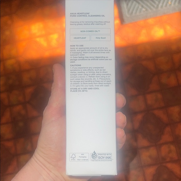 Heartleaf Pore Control Cleansing Oil - White - Picture 4 of 4